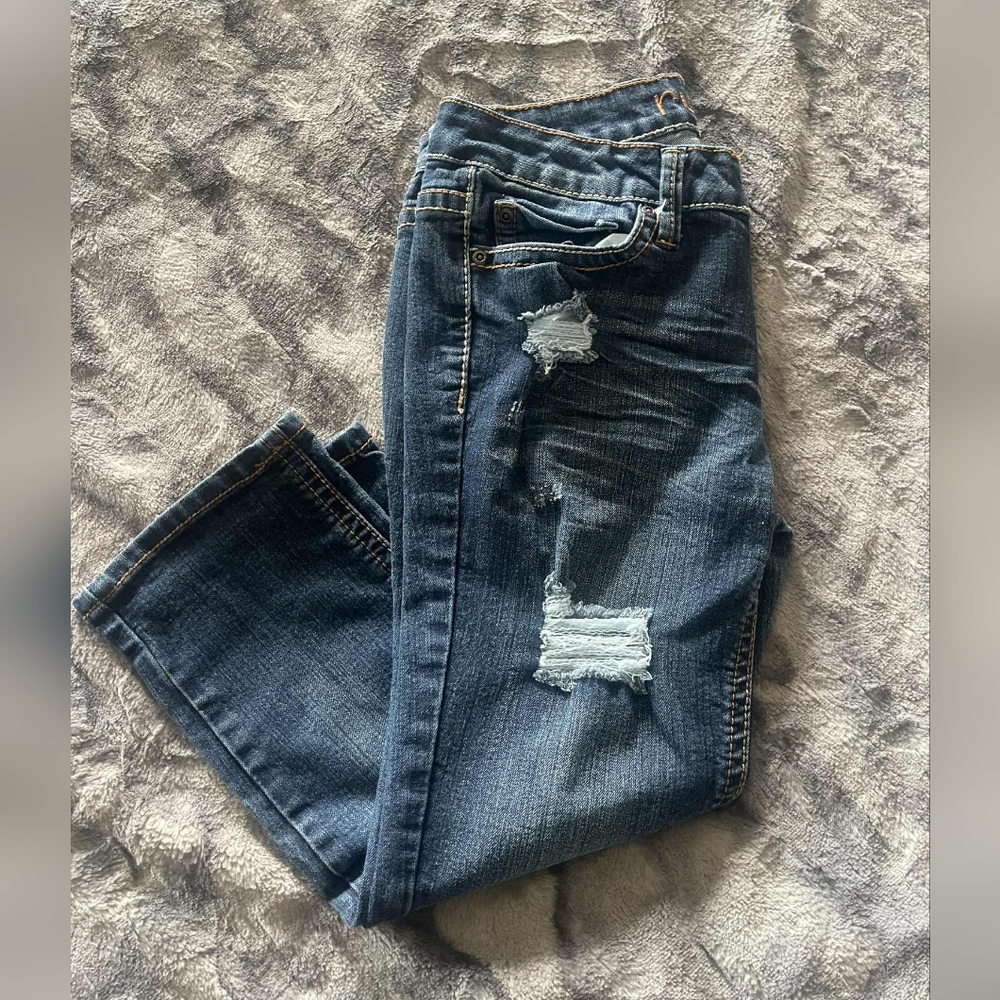 Rue 21 Distressed Capris Sz 5/6